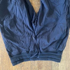 Lululemon studio pants blk 6